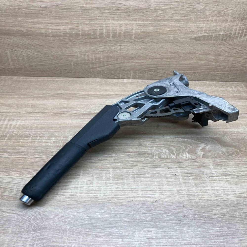 1K0711303M 1J0947561  Hand brake release handle Volkswagen Golf IV