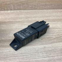 038907281D 0281003038  Glow plug pre-heat relay Volkswagen Golf V