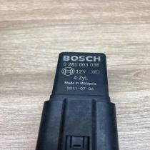 038907281D 0281003038  Glow plug pre-heat relay Volkswagen Golf V