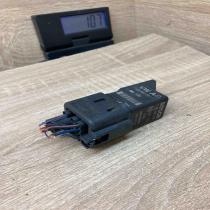 038907281D 0281003038  Glow plug pre-heat relay Volkswagen Golf V