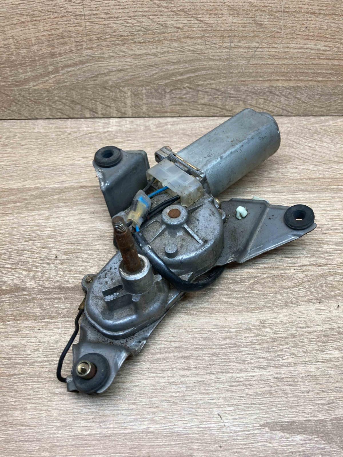 GJ6J 67450A 849600 0030  Rear window wiper motor Mazda 6
