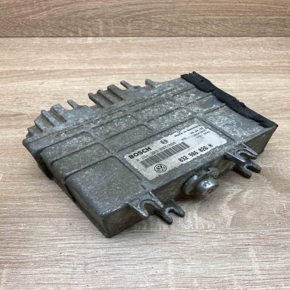 032906026H 0261203897  Engine control unit/module ECU Volkswagen Polo III 6N 6N2