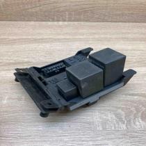 68208F10 90564340  Other relay Opel Omega B1