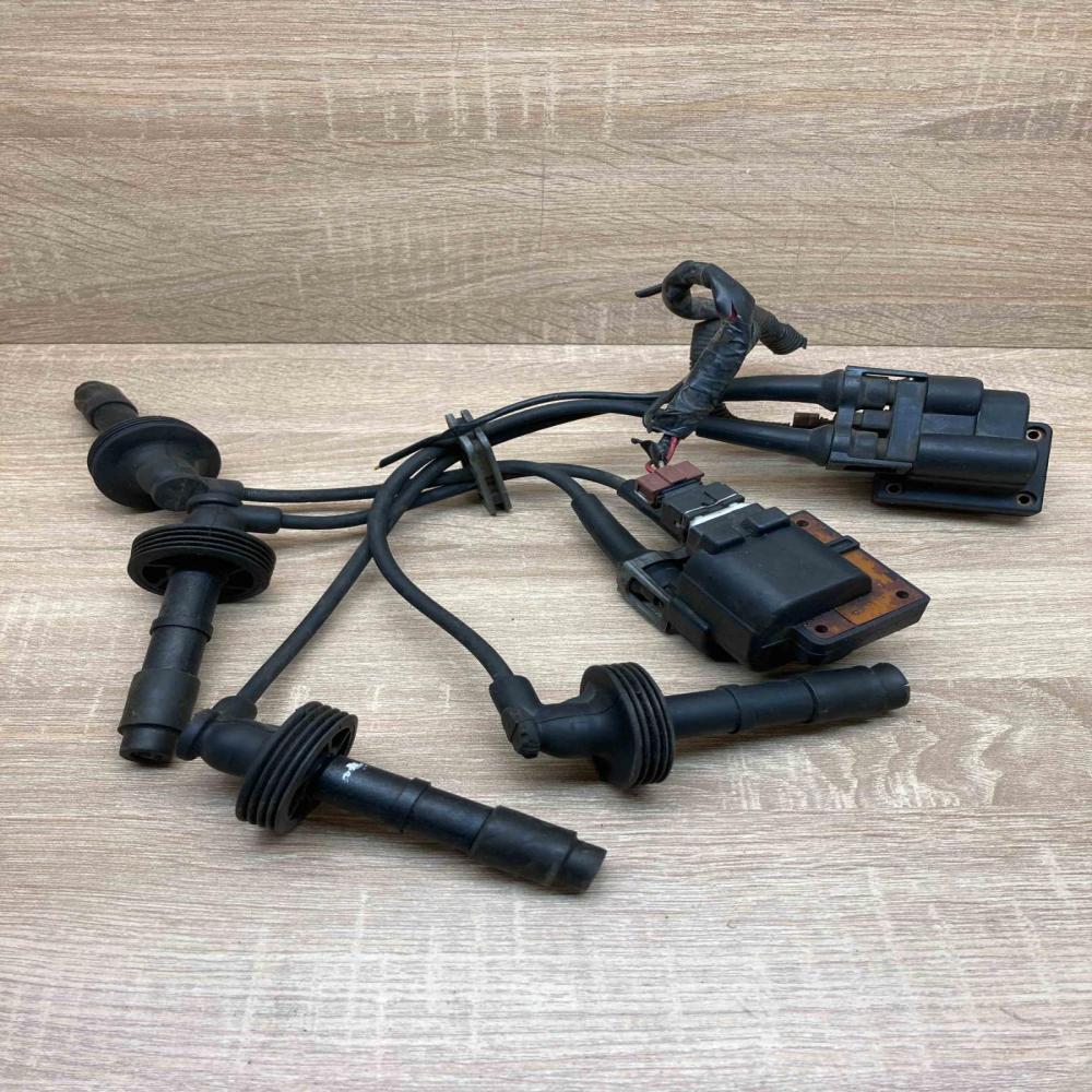 7700850999 2526111A  High voltage ignition coil Renault Megane I