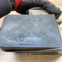 028906301 0281002072  Mass air flow meter Audi 80 90 S2 B4