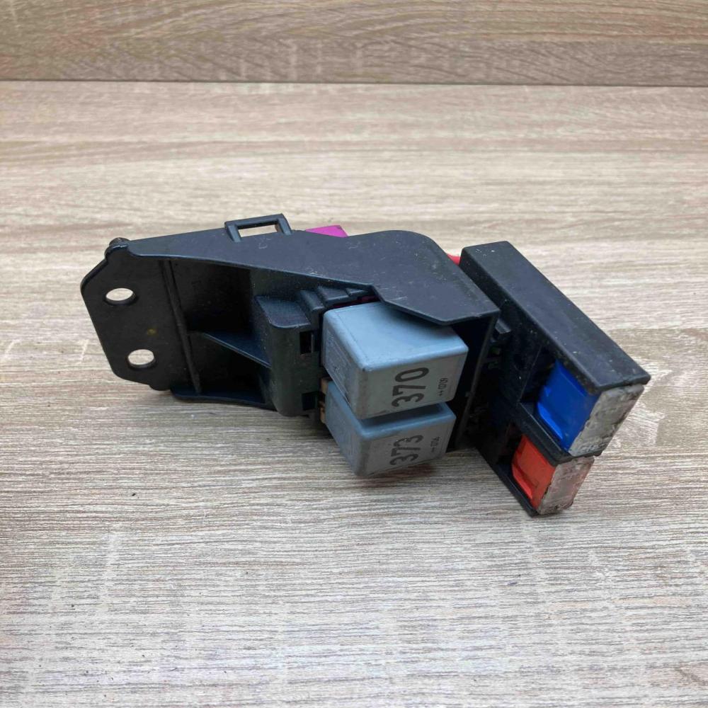4F1937503   Other relay Audi A6 S6 C6 4F