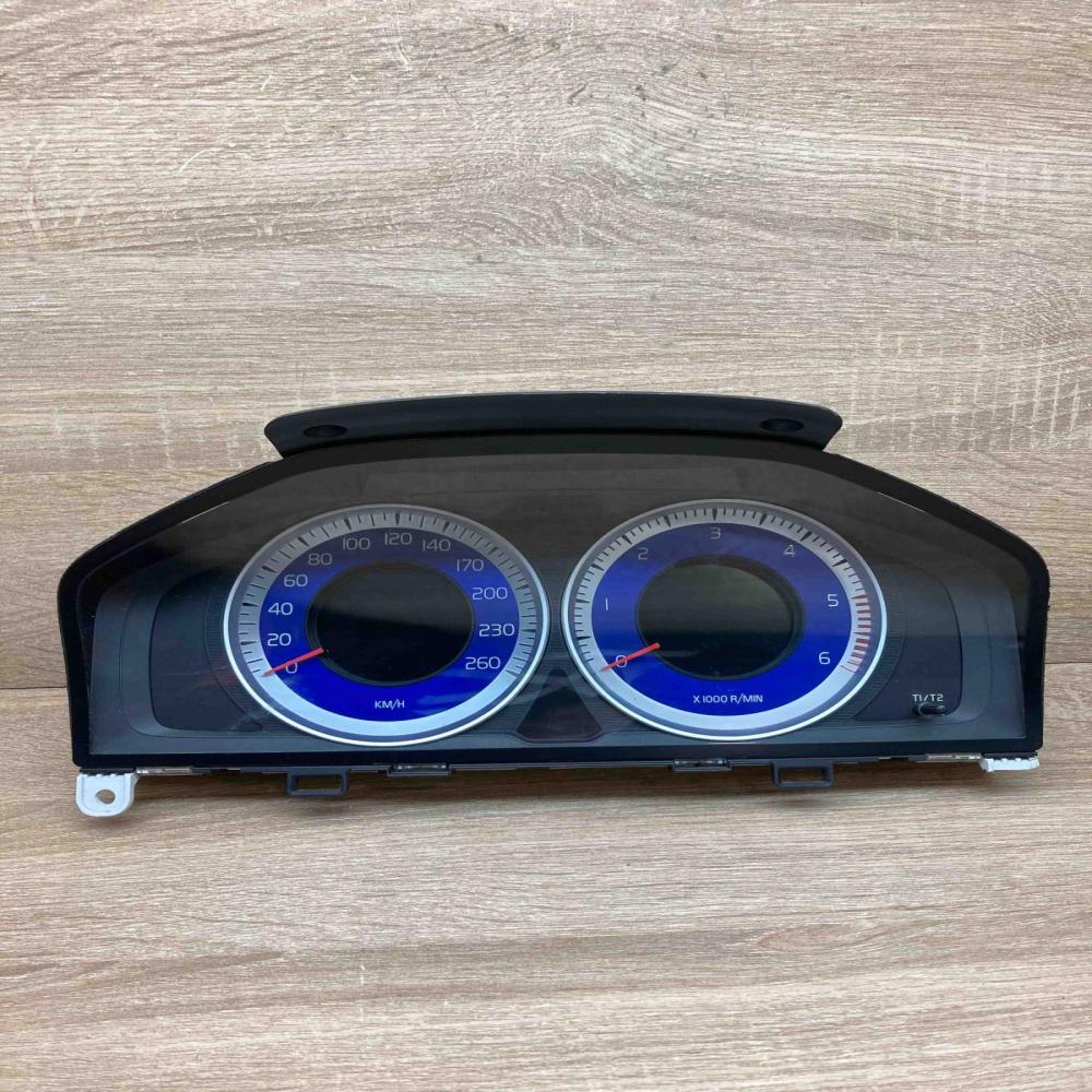 31327585AA 69799 040U  Speedometer (instrument cluster) Volvo V60