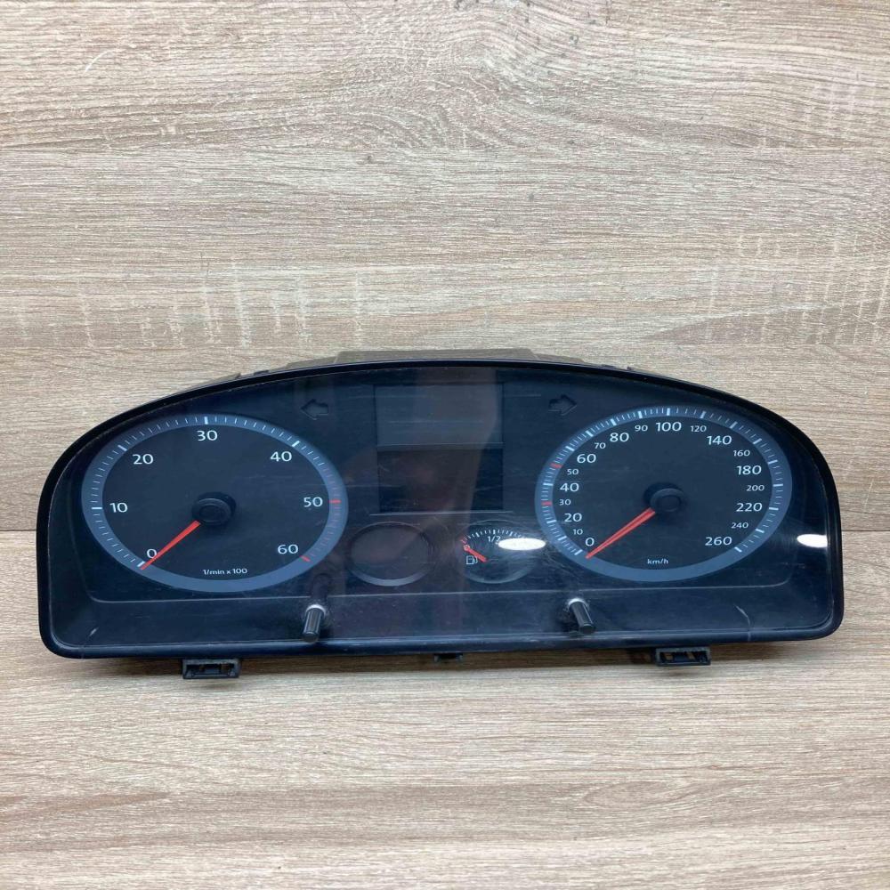 2K0920843A 110080341  Speedometer (instrument cluster) Volkswagen Caddy