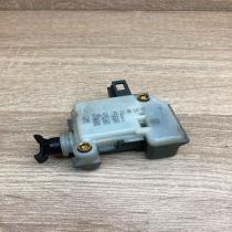 3B0959781C   Fuel tank cap lock motor Volkswagen Golf IV