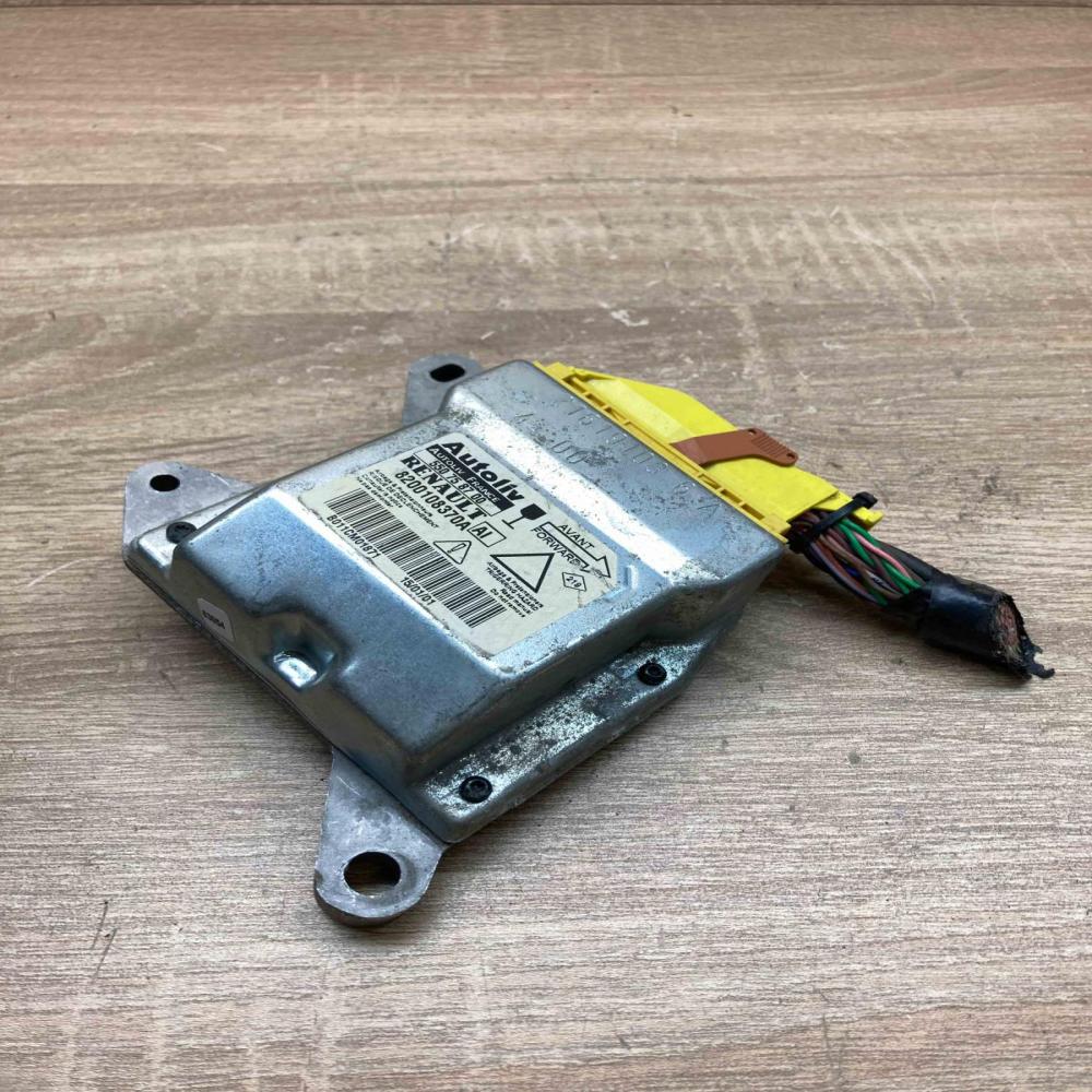 8200108370A 550758700  Airbag control unit/module Renault Laguna II