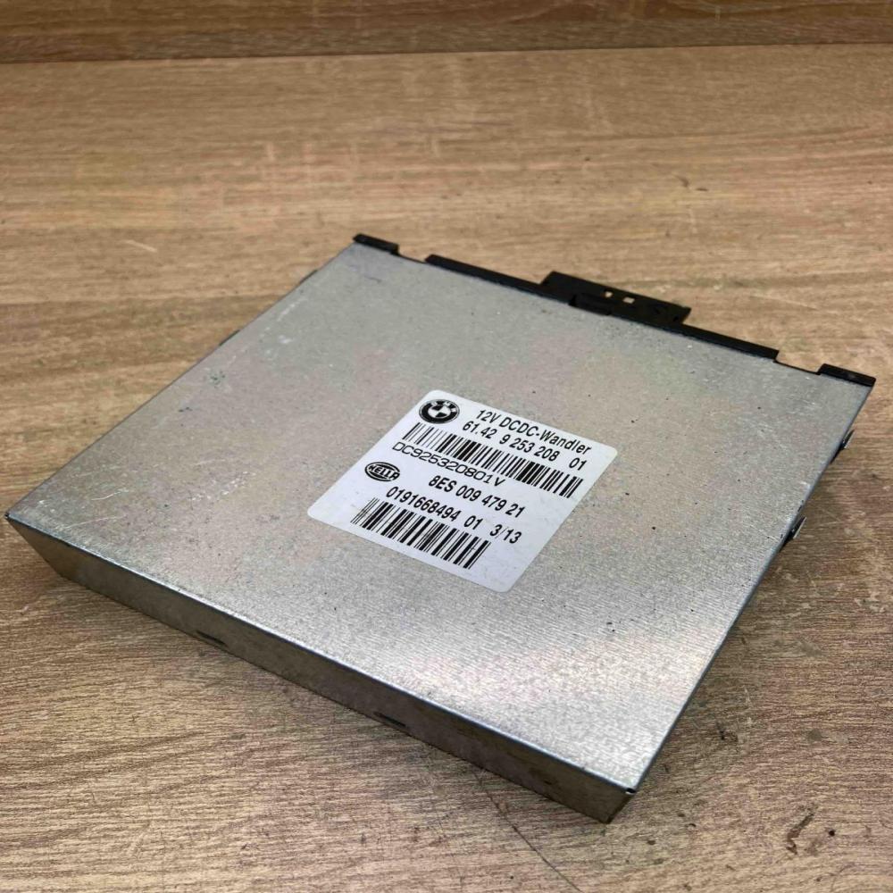 9253208 8ES00947921  Voltage converter/converter module BMW 1 E81 E87