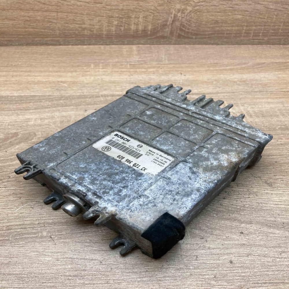 028906021CK 0281001423  Engine control unit/module ECU Volkswagen PASSAT B4