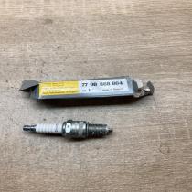 7700868864   Spark plug Renault 19