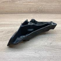 6777053 138074 10  Engine mounting bracket BMW 5 E60 E61