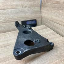 6777053 138074 10  Engine mounting bracket BMW 5 E60 E61