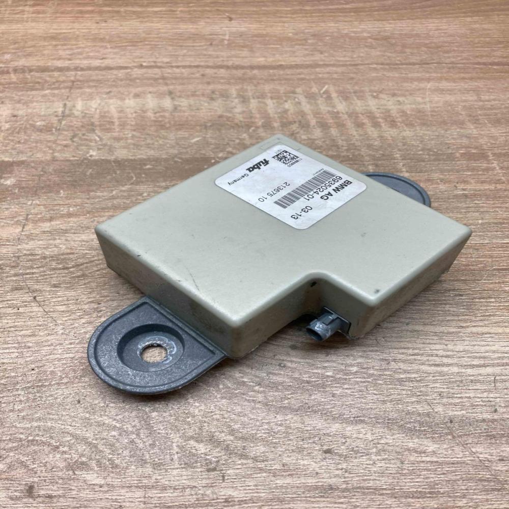 6935024 213675 10  Aerial antenna amplifier BMW 5 E60 E61