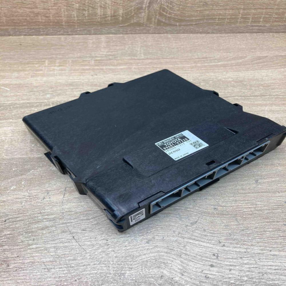 89681 47320 285000 1273  Power management control unit Toyota Prius (XW30)