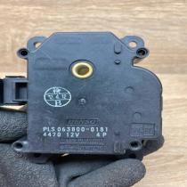063800 0181 447012V  Air flap motor/actuator Toyota Prius (XW30)