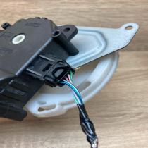 MF113800 2760   Air flap motor/actuator Toyota Avensis T250