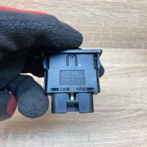 208A04   Headlight level height control switch Toyota Avensis T250