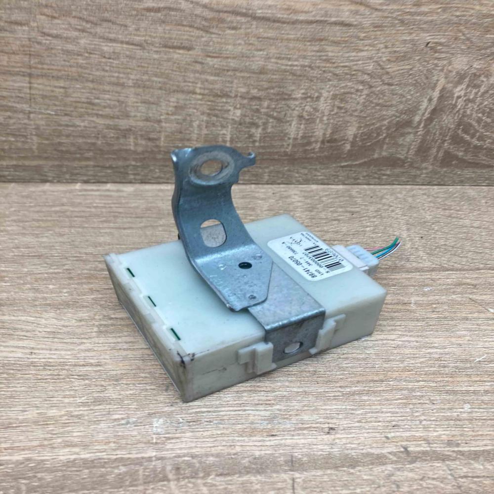 89741 05070 736680 A LHD Door control unit/module Toyota Avensis T250