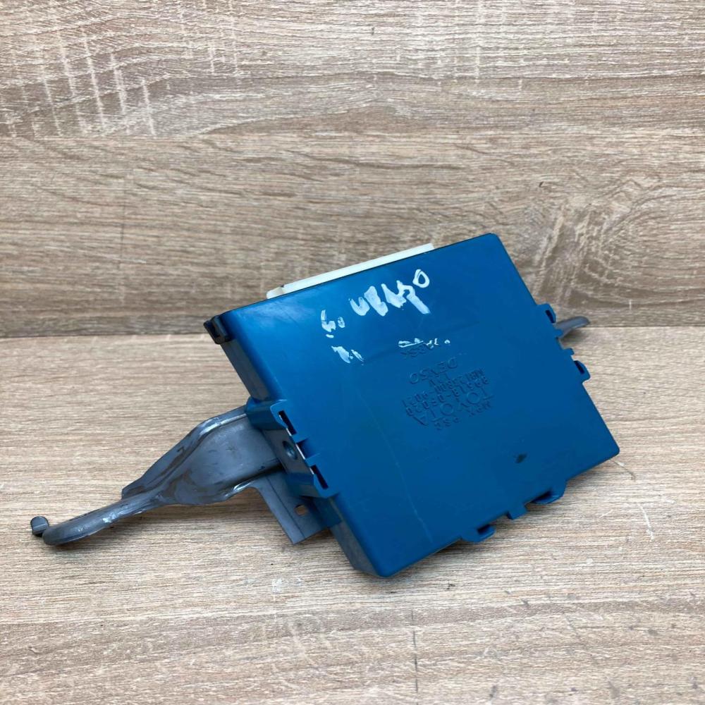 89618 0F020 123800 9021  Combustion control unit/module Toyota Corolla Verso AR1
