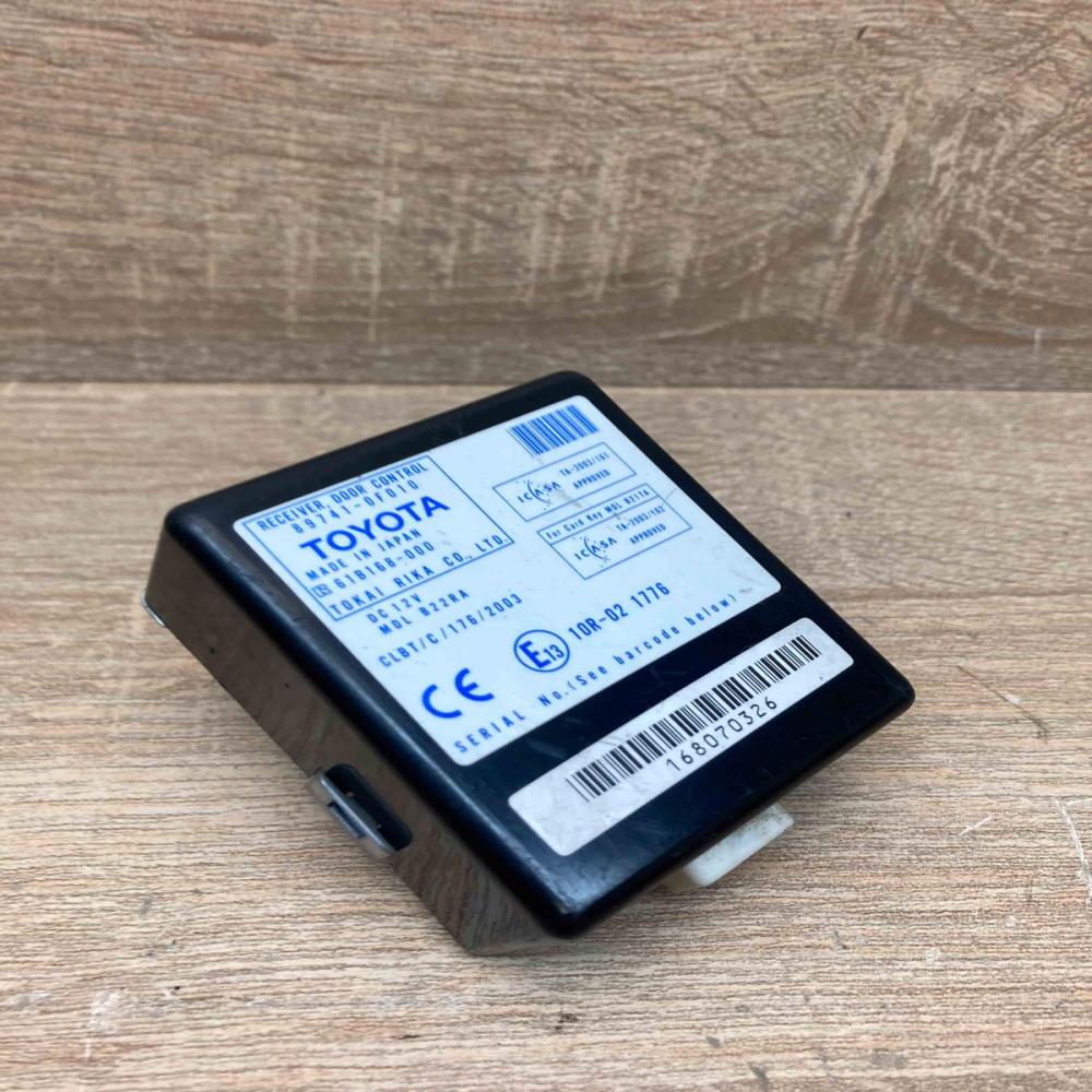 89741 0F010 61B168 000  Door control unit/module Toyota Corolla Verso AR10