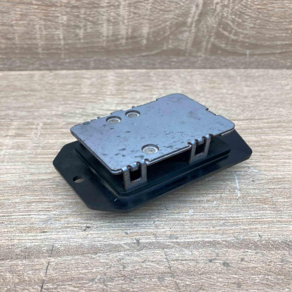 1P 517   Heater blower motor/fan resistor Toyota Corolla Verso AR10
