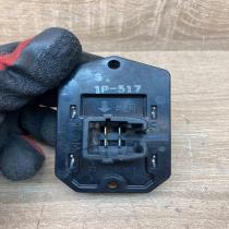 1P 517   Heater blower motor/fan resistor Toyota Corolla Verso AR10