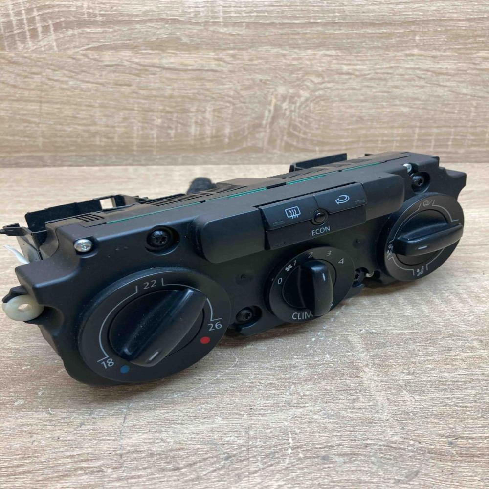 1CF 747 309 20   Climate control unit Volkswagen Golf V