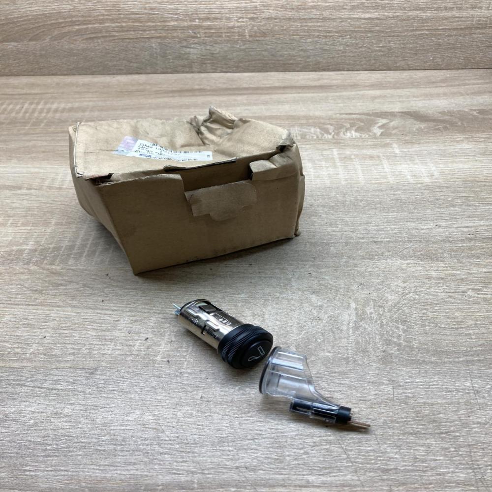 13321737   12 V Socket (front) Opel Corsa D