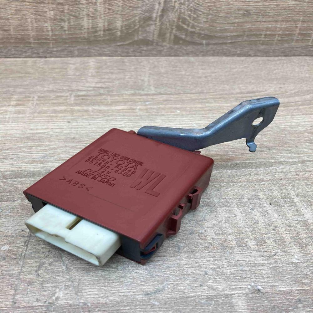 85970 52040 051500 4300 WL Door control unit/module Toyota Yaris