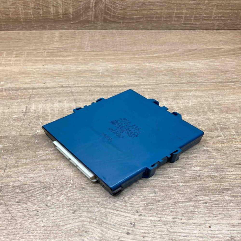 89618 0F020 123800 9021  Combustion control unit/module Toyota Corolla Verso AR1