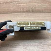 89221 0D870 MB238100 8010 DN Fuse module Toyota Yaris