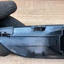 74232 02560   Electric window control switch Toyota Auris 150