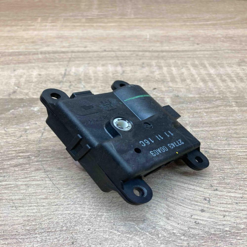 2774300A03 111116C  Air flap motor/actuator Nissan Qashqai