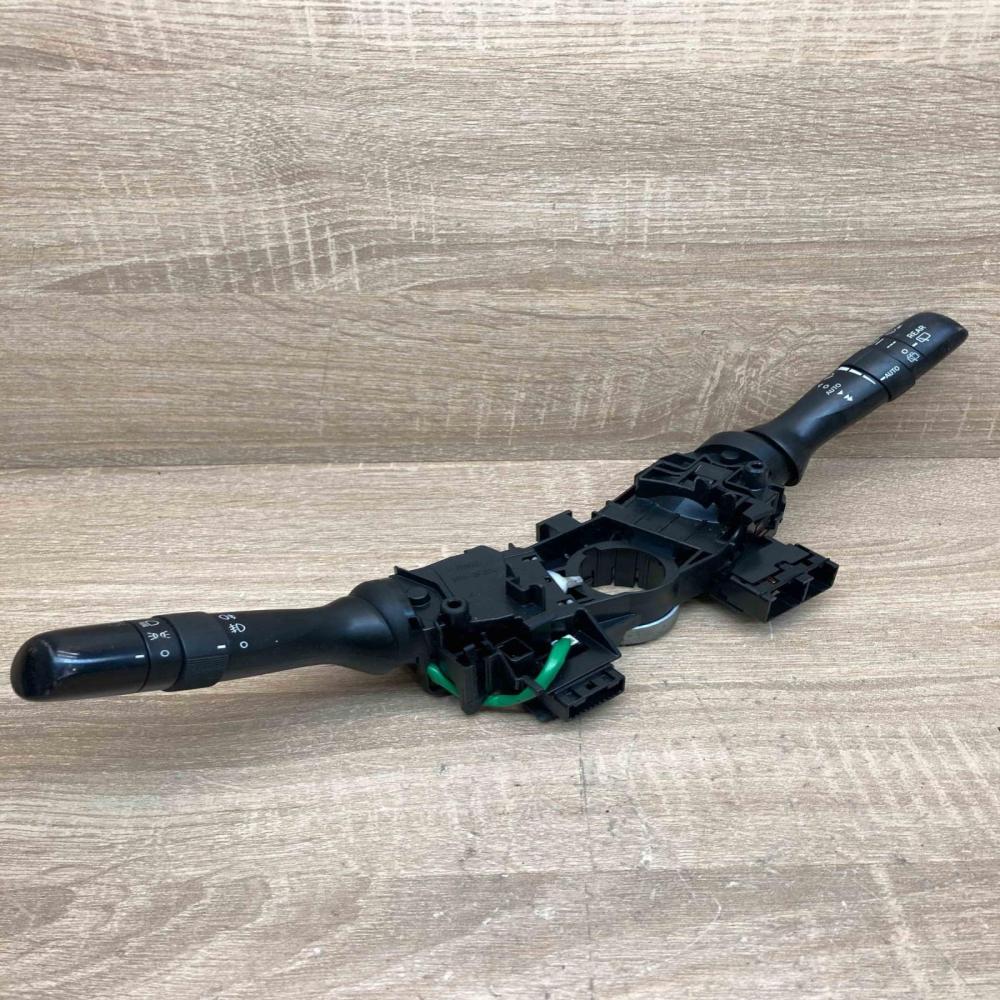 17F655 173848 J69 Wiper turn signal indicator stalk/switch Toyota Prius (XW30)