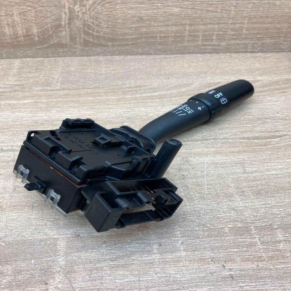 84652 05170 173654LH  Wiper control stalk Toyota Avensis T250