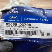 82655 D3700 82655D3700  Front door exterior handle/bracket Hyundai Tucson TL