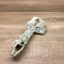 82655 D3700 82655D3700  Front door exterior handle/bracket Hyundai Tucson TL