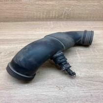 037906240  With Plug Air intake duct part Volkswagen Golf III