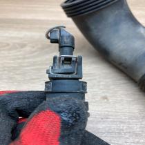 037906240  With Plug Air intake duct part Volkswagen Golf III