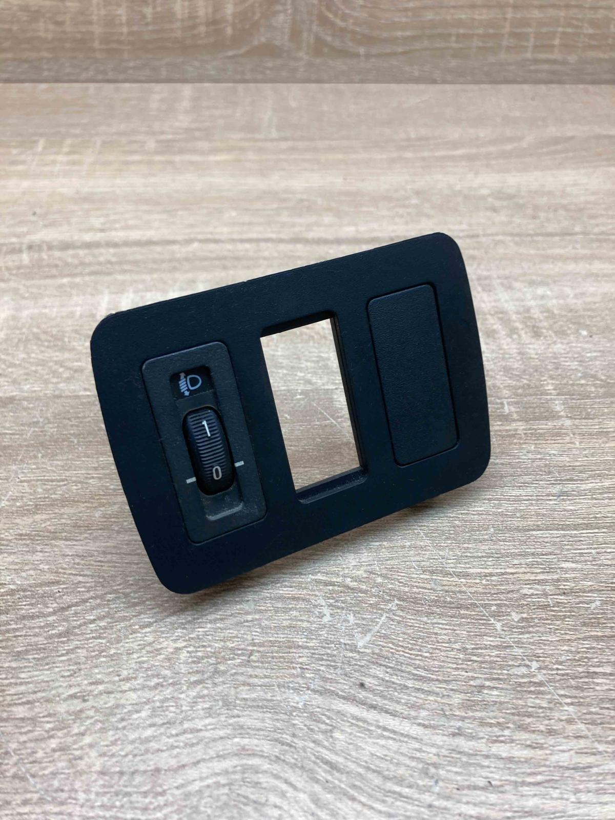 8360882 8146033  Headlight level height control switch BMW 3 E36