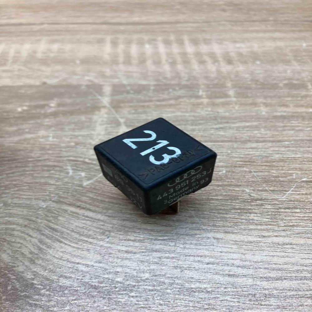 443951253J 899511 213 Other relay Volkswagen PASSAT B5