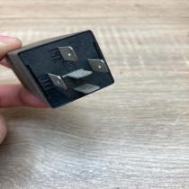 4A0907413  337 Other relay Audi 100 S4 C4