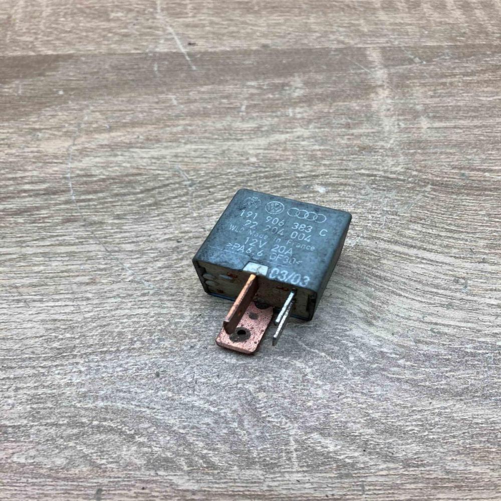 191906383C 22204004 167 Fuse module Volkswagen PASSAT B6