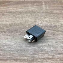 191927841 V23134 A52 X196 79 Other relay Volkswagen PASSAT B5