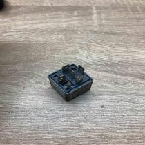 191927841 V23134 A52 X196 79 Other relay Volkswagen PASSAT B5