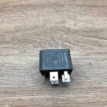 191927841 V23134 A52 X196 79 Other relay Volkswagen PASSAT B5
