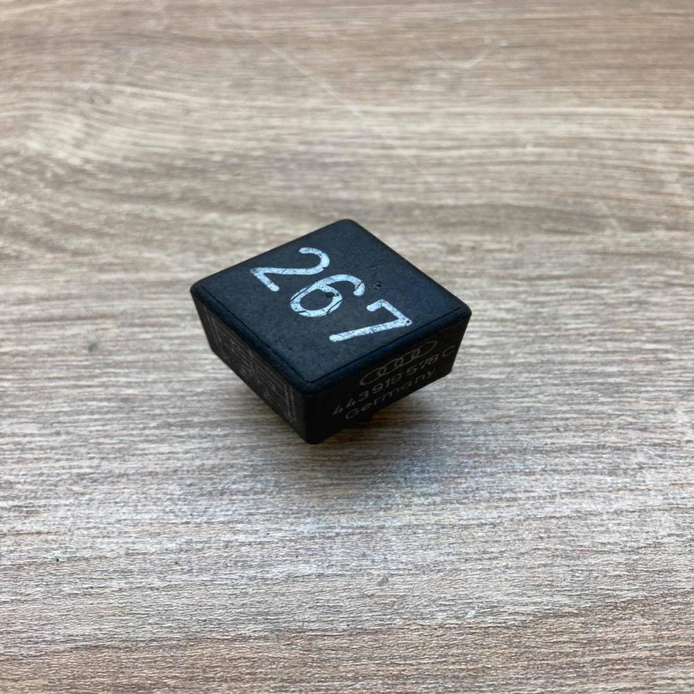 443919578C 899519 267 Other relay Volkswagen PASSAT B5